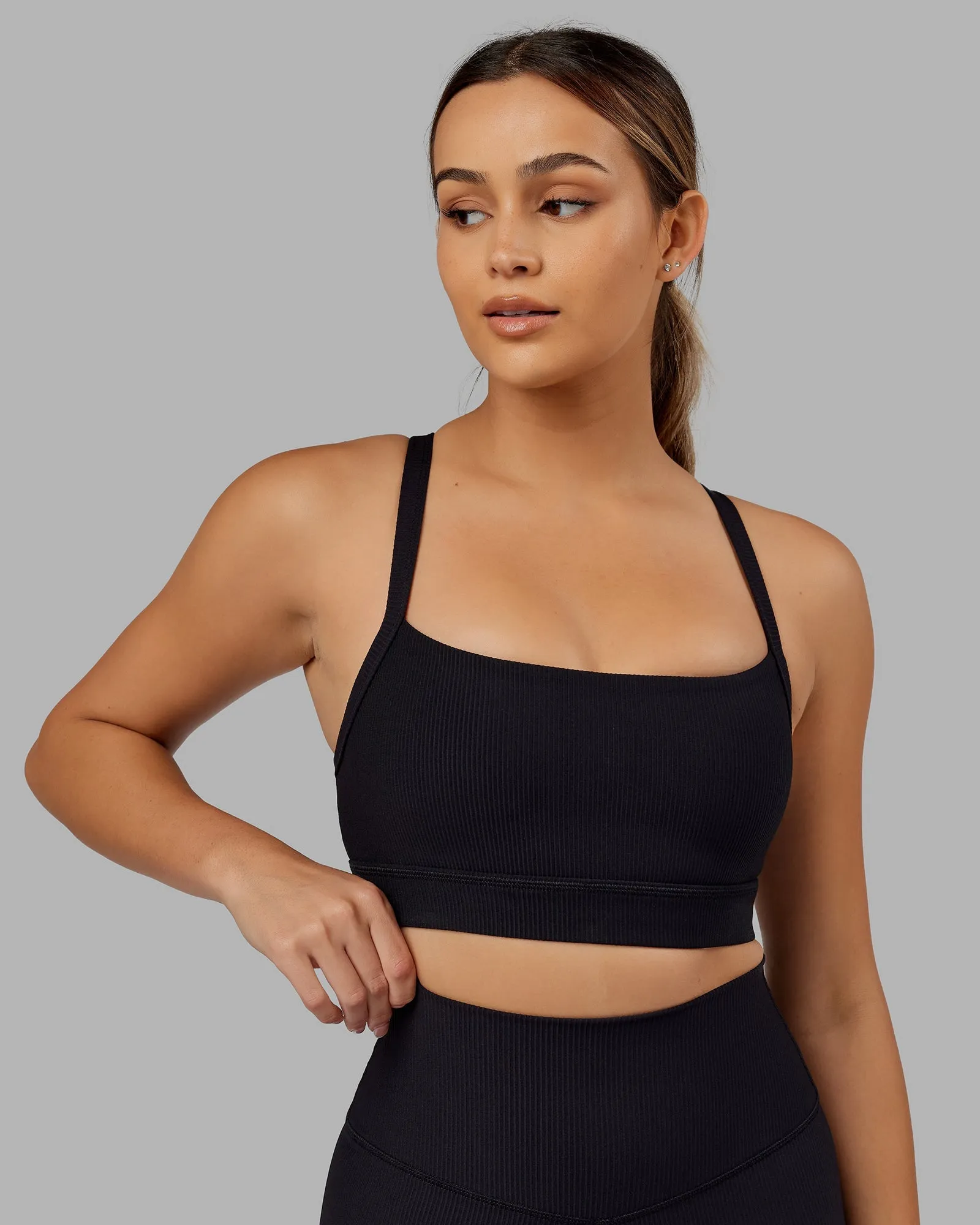 Momentum Ribbed Sports Bra - Black